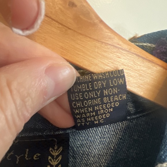 Life Style Women's Floral Embroidered Denim Jacket Sz Large Casual Button Up - Picture 3 of 6